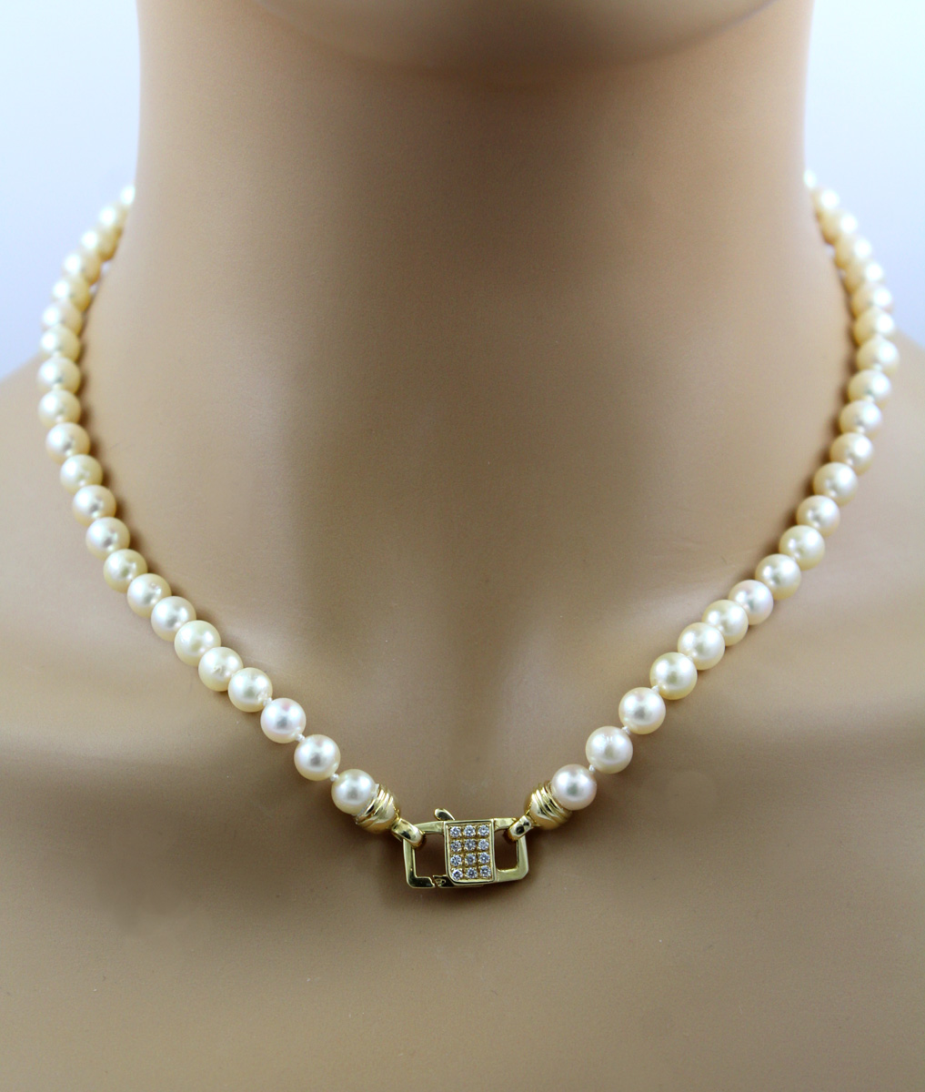 Pearl Necklace Akoya Pearls Diamonds 0.18ct Yellow Gold 750 18K 47