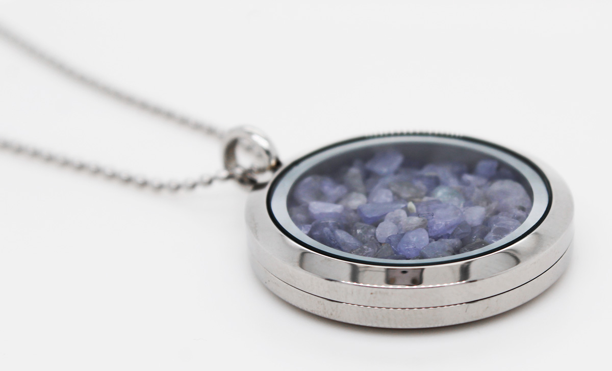 Tanzanite Collier blue natural gemstones 13.0ct glass medallion 45