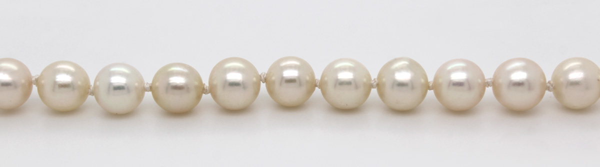 Pearl Necklace Akoya Pearls Diamonds 0.18ct Yellow Gold 750 18K 47