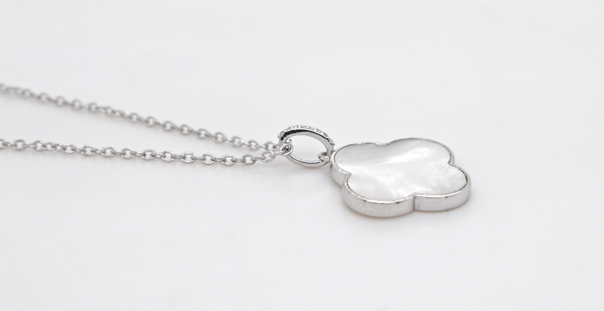 Mother of Pearl Chain Silver 925 White Four-Leaf Clover White Topaz Gemstones 47